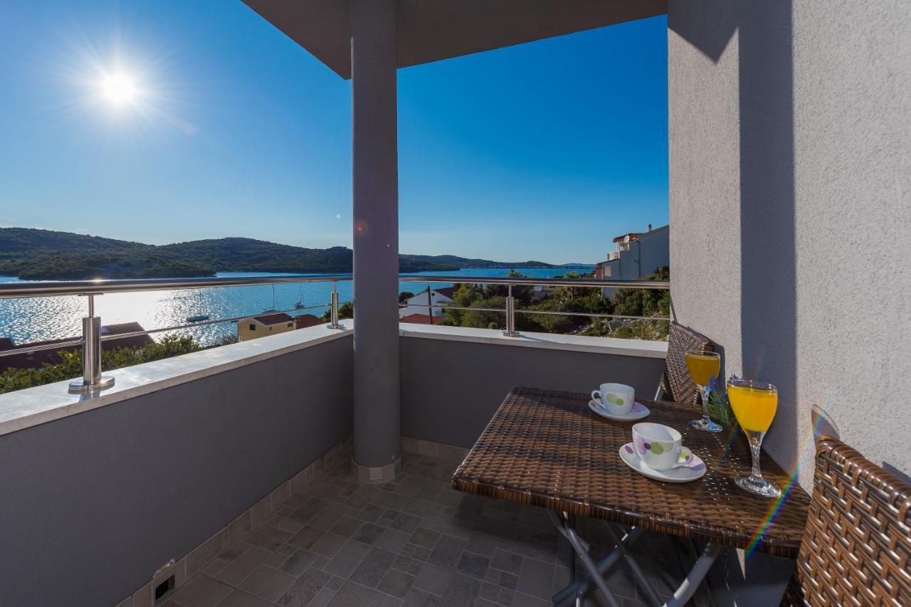 Villa Mirta Tisno Exterior foto